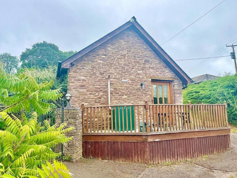 Stone Built Barn In A Beautiful Rural Setting Villa Llangwm-Isaf ภายนอก รูปภาพ